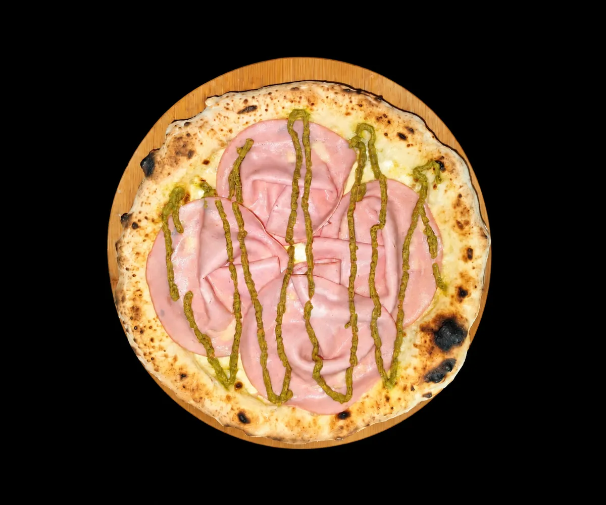 Pizza Mortadella cu pesto de busuioc
